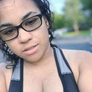 Meet your Posher, Evie